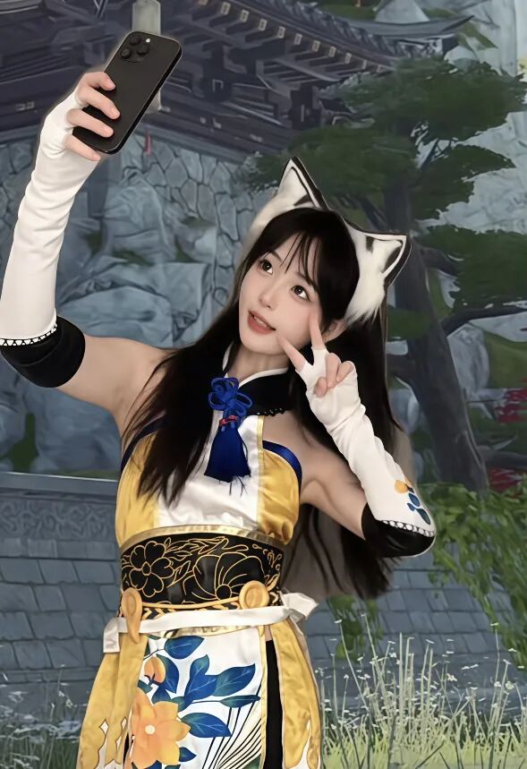 图片[6]-女解说因穿短裙被质疑媚男后，全身涂黑上场解说，导播切了近镜头，网友：男解说根本不敢对视，怕从场上笑到场下！-吃瓜网