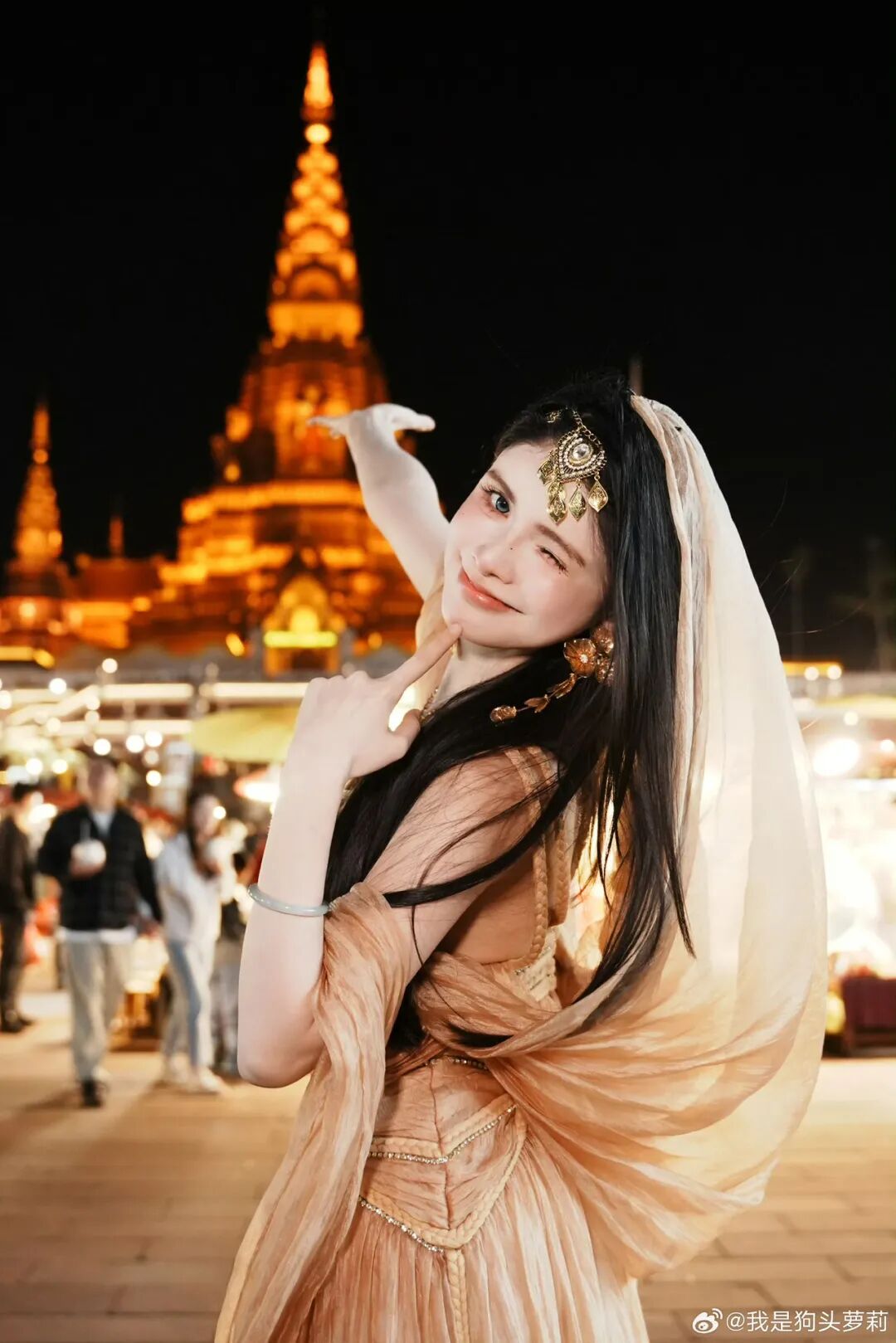 图片[2]-狗头萝莉卖煎饼摆摊新花样，最贵7777元可获得专属摆摊位引流，如果你是商家会愿意吗？-吃瓜网