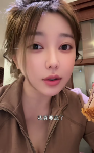 写真一姐刘飞儿称年轻不懂事，遇到想包Y自己的，直言对方太丑后拒绝，如今回忆往事并不后悔，引发网友热议~-吃瓜网