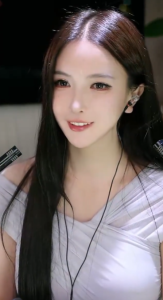 助眠女主播称自己长的不赖，是个男的都会喜欢自己！回应抽粉丝结婚生子，引发网友热议~-吃瓜网